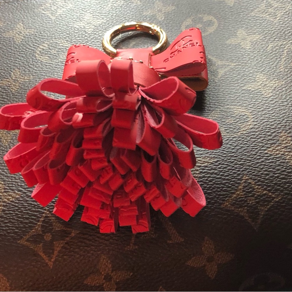Red bow & Tassel Keychain - Picture 4 of 5